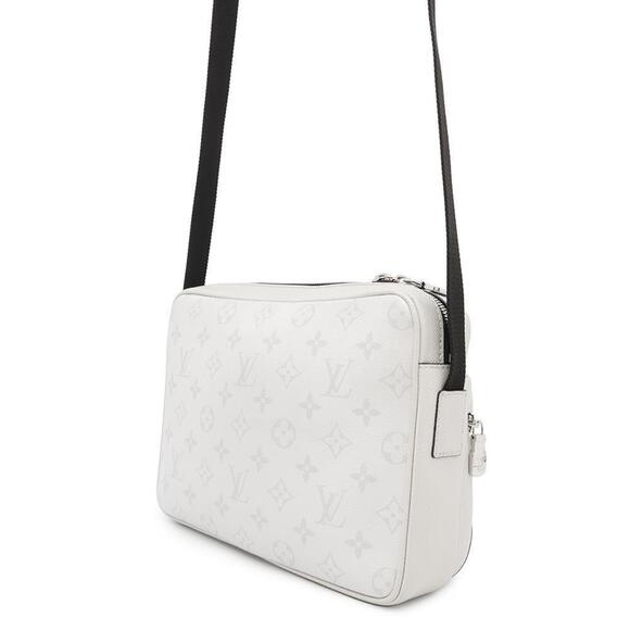 LOUIS VUITTON White Monogram Shoulder Bag - Picture 2 of 14